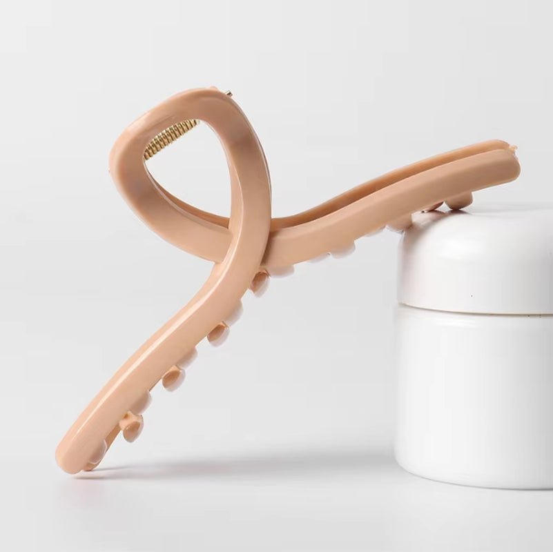 Soft Silicone Shark Hair Claw Clip – Non - Slip, Break - Resistant Grip for Women | Durable & Comfortable for Daily Wear & Sports - Sure Gadget