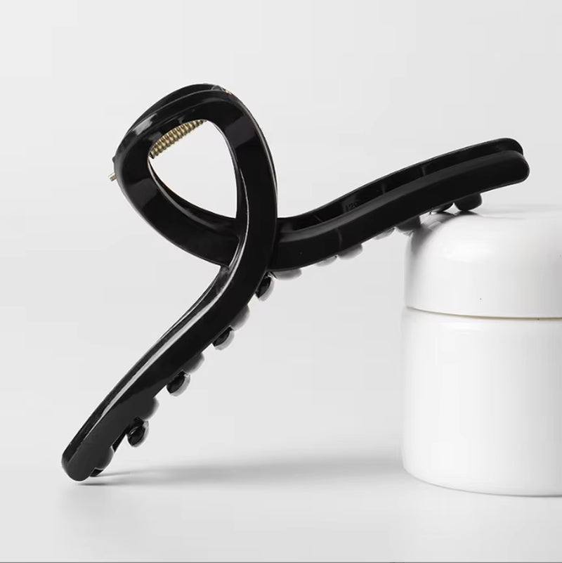 Soft Silicone Shark Hair Claw Clip – Non - Slip, Break - Resistant Grip for Women | Durable & Comfortable for Daily Wear & Sports - Sure Gadget